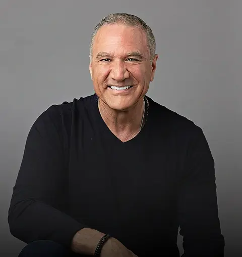 Dr. John Pérez